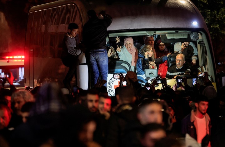 Palestinos que habían sido encarcelados por Israel fueron liberados. Foto Reuter