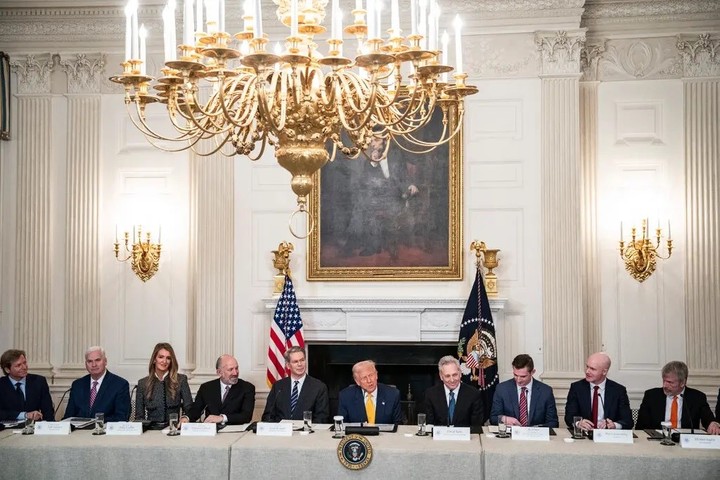 El presidente Trump organizó la primera cumbre sobre activos digitales en la Casa Blanca el mes pasado. Foto Haiyun Jiang para The New York Times