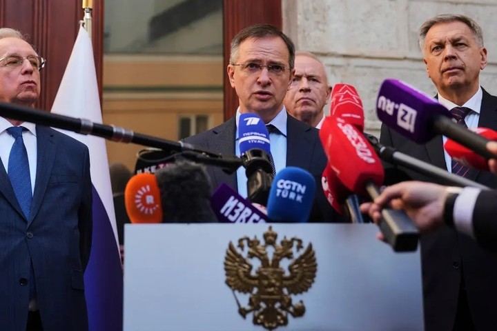 Vladimir Medinsky, ex ministro de Cultura, encabeza la delegación rusa en Estambul. Foto Francisco Seco/Associated Press