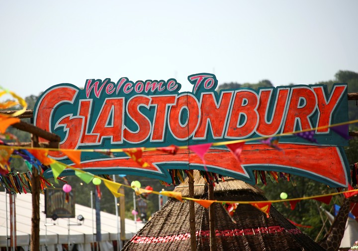 El festival musical de Glastonbury, una tradición en Gran Bretaña desde la década de 1970. Foto: AP 