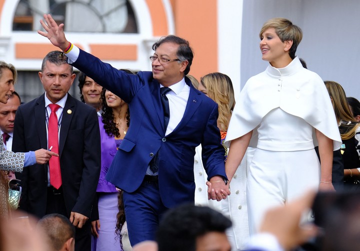 Gustavo Petro y su esposa Verónica Alcocer. Foto AFP