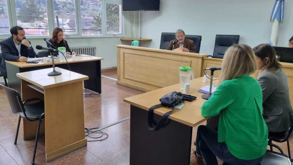 Chubut: investigan a una presunta falsa psicóloga por atender a varias personas sin título habilitante