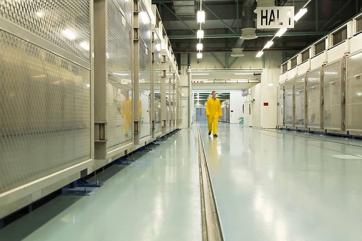 Una fotografía de archivo publicada por la Organización de Energía Atómica de Irán el 6 de noviembre de 2019 muestra el interior de la Planta de Conversión de Uranio de Fordow en Qom, al norte del país. Foto AFP