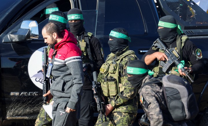 Bibas al ser liberado por Hamas. Foto: Reuters