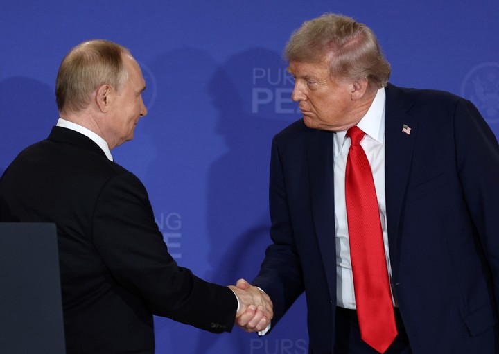 Trump y Putin anunciaron avances para terminar con la guerra en Ucrania, pero no hubo un acuerdo por la paz. Foto: EFE
