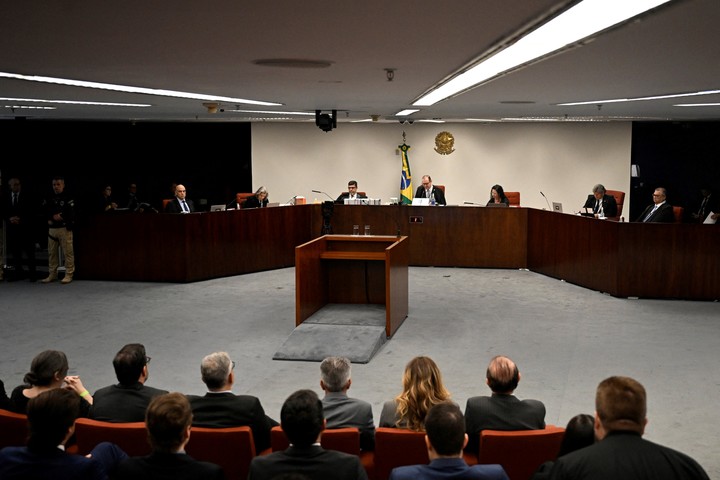 Segundo día de audiencias en la Corte Suprema de Brasil, en el juicio contra el ex presidente Jair Bolsonaro. Foto: REUTERS 