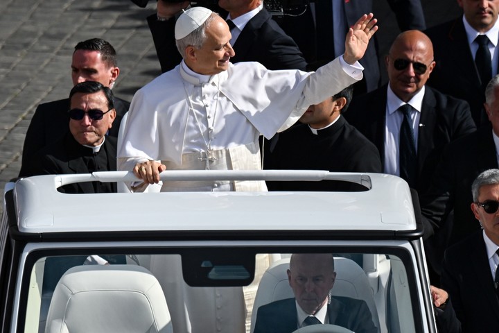 El saludo del Papa a los fieles. Foto: EFE