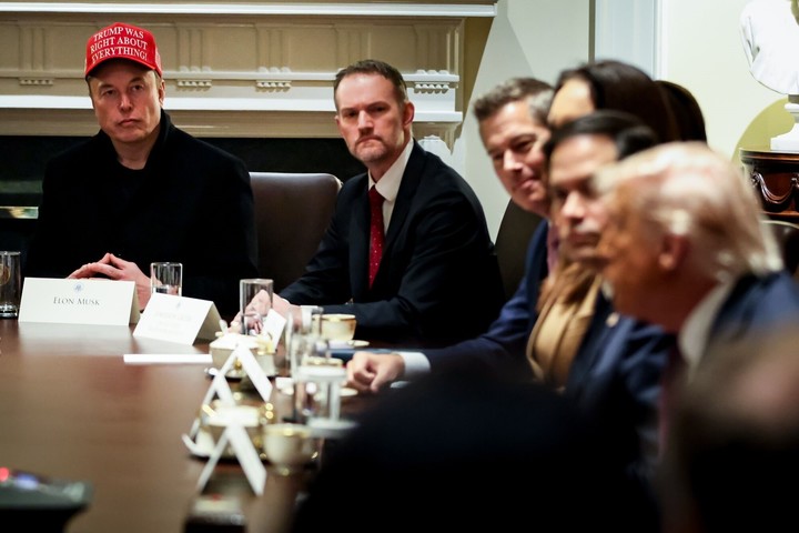 Elon Musk en una reunión de gabinete en la Casa Blanca: Foto: Bloomberg/ Samuel Corum.