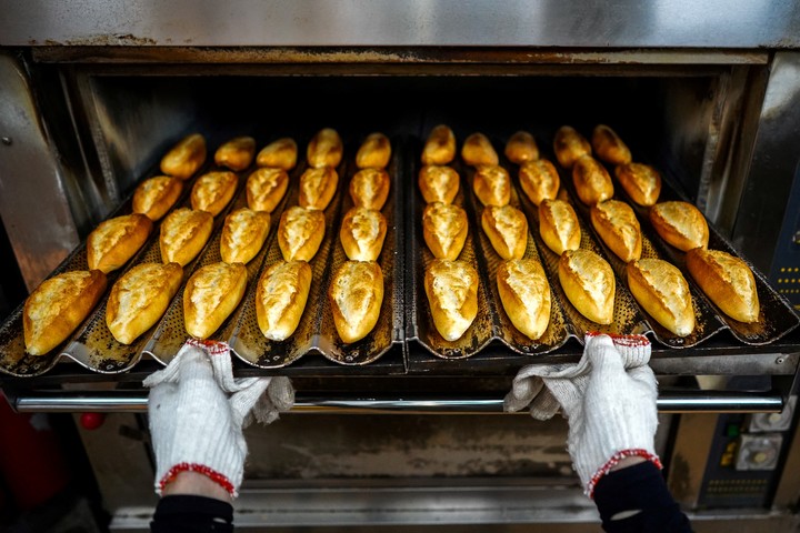 El precio de la humilde baguette, un alimento inscripto por la Unesco en 2023 en su lista de “Patrimonio Cultural Inmaterial de la Humanidad”, ha sido durante mucho tiempo un referente económico.