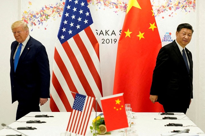 El presidente de Estados Unidos, Donald Trump, asiste a una reunión bilateral con el presidente de China, Xi Jinping, durante la cumbre de líderes del G20 en Osaka, Japón, el 29 de junio de 2019. Foto Reuters